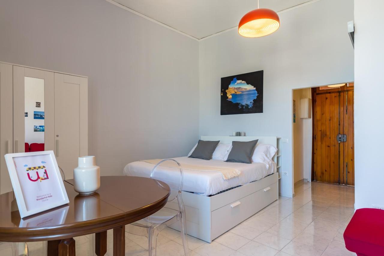 Seaview Apartment In Posillipo By Wonderful Italy Peschiera del Garda Kültér fotó